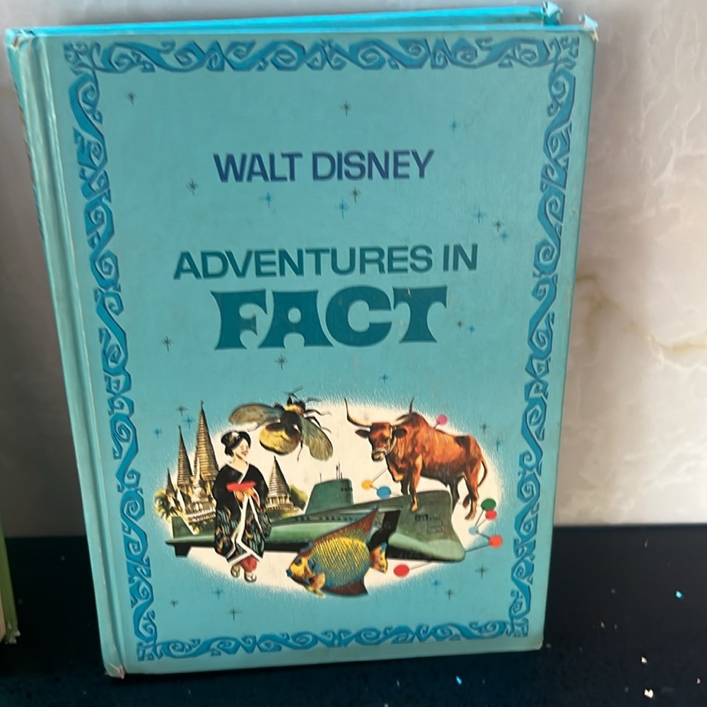 1970s Parade Boxed Set - great condition!!! - Picture 3 of 6